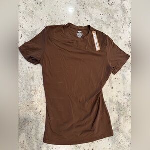 Skims Fits Everybody t-shirt NWT cocoa